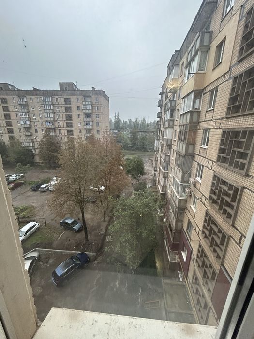 Оренда. 1кімнатна квартира 173кв-л, Курчатова 19. Все є. 4500