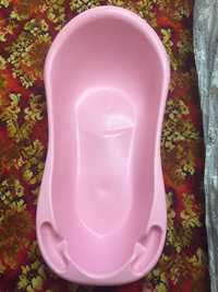 Продаю детскую ванну розового цвета