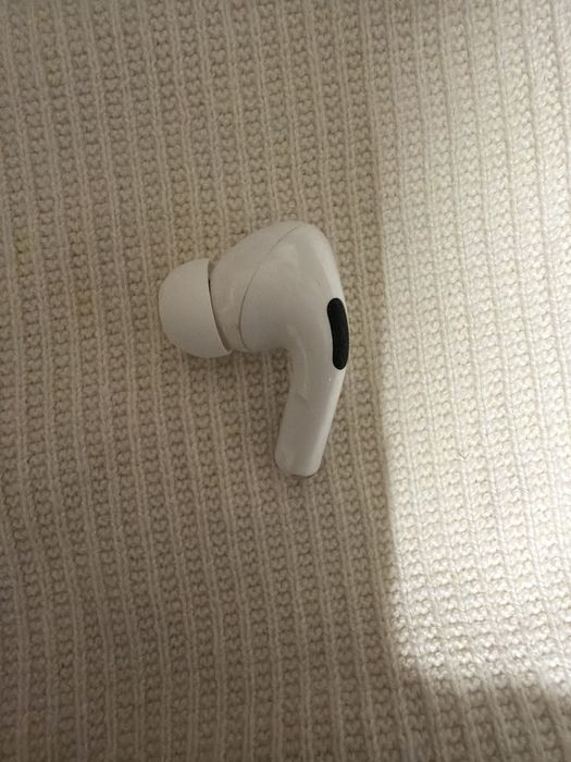 Fone lado L AirPodsPro