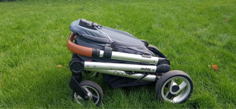 Sprzedam spacerówkę dziecięcą + śpiworek + folia przeciwdeszczowa