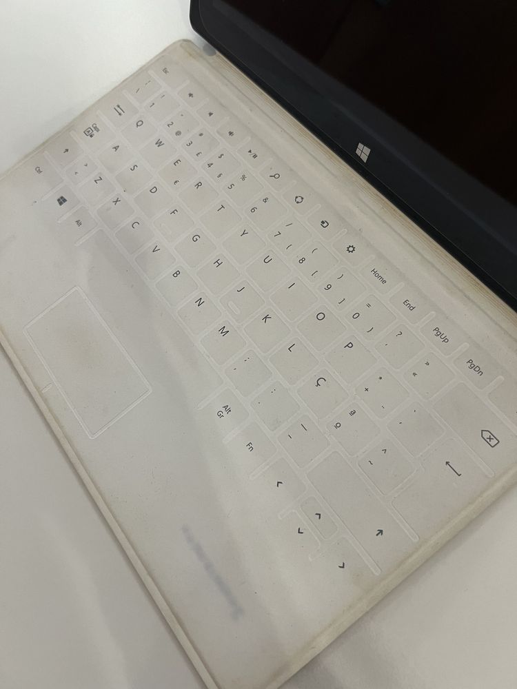 Microsoft Surface RT 32GB + Teclado