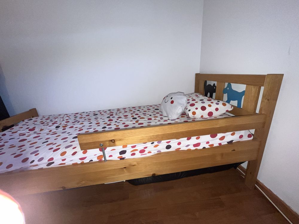 Cama de criança com colchão