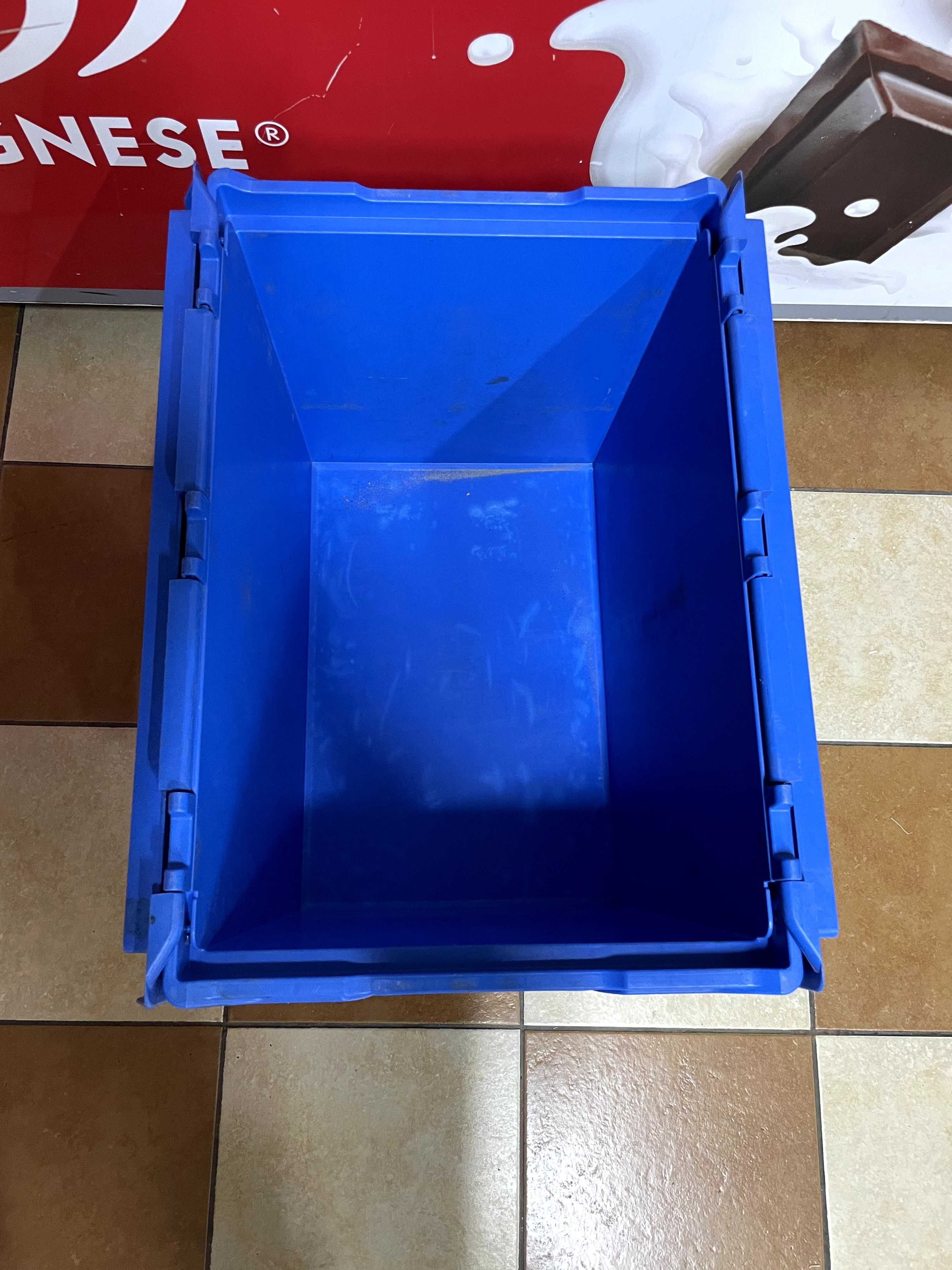 Пластиковый контейнер с крышкой, Пластиковий ящик