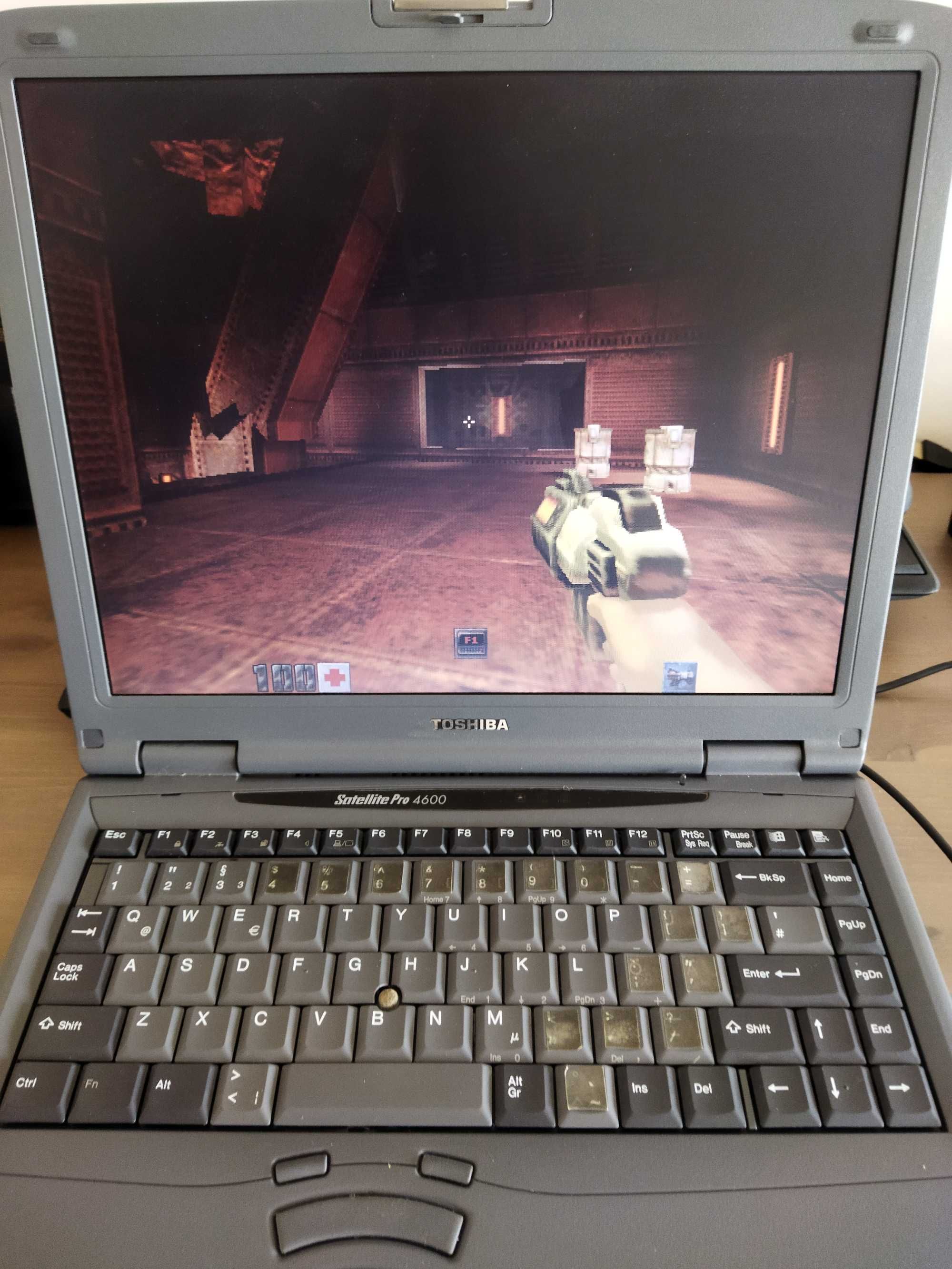 Retro Laptop Toshiba Intel Pentium 3- Zobacz