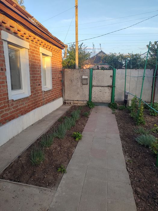 Продам дом в Краснограде со всеми удобствами.