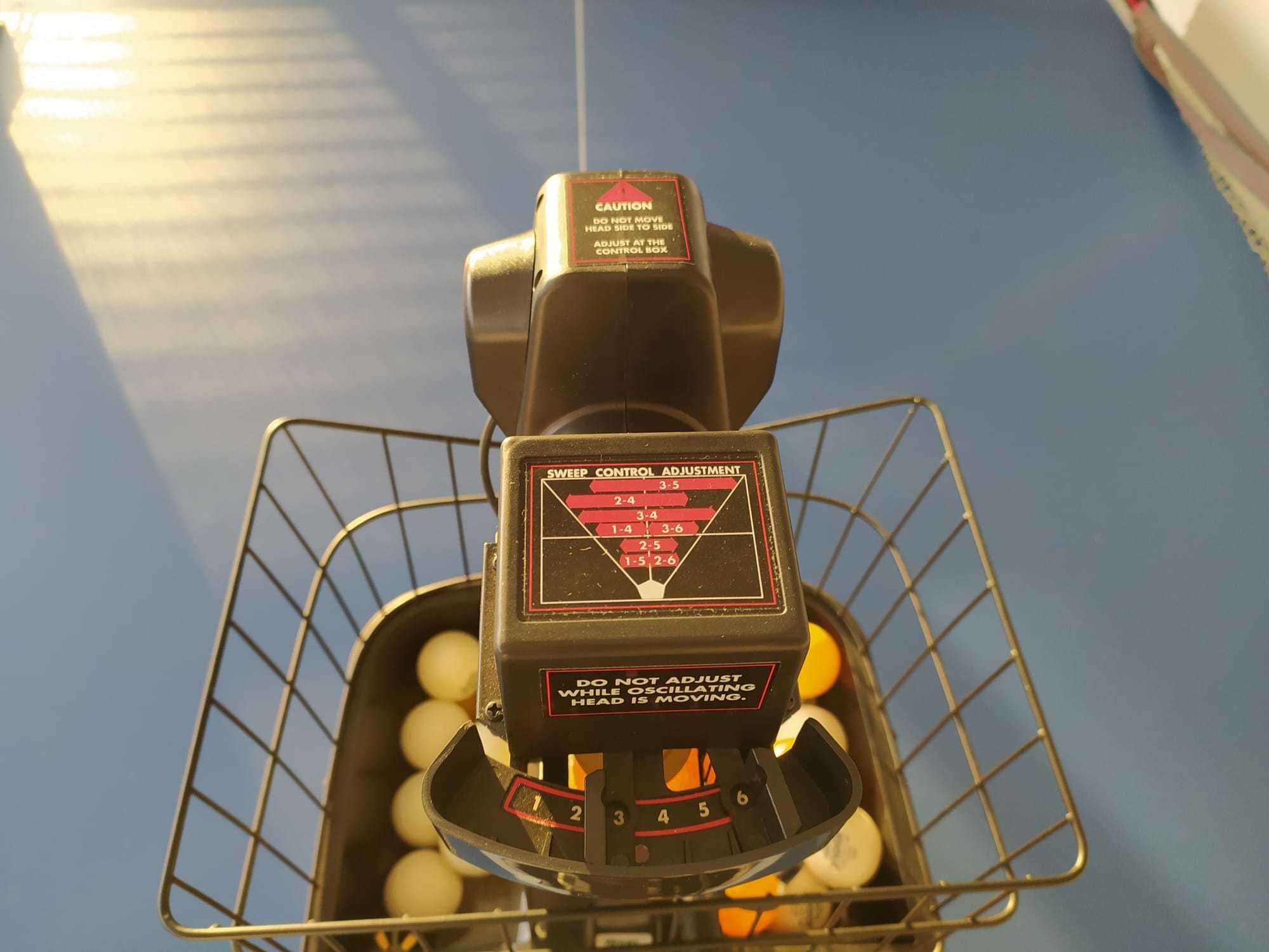 Robot de ténis de mesa - Newgy Robo-Pong 1040