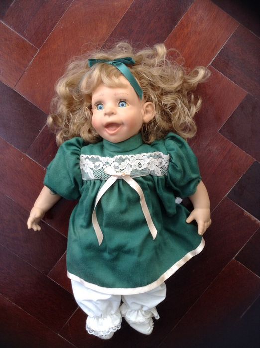 Boneca de porcelana