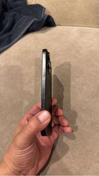 iPhone 16 pro max 256gb ( março deste ano )