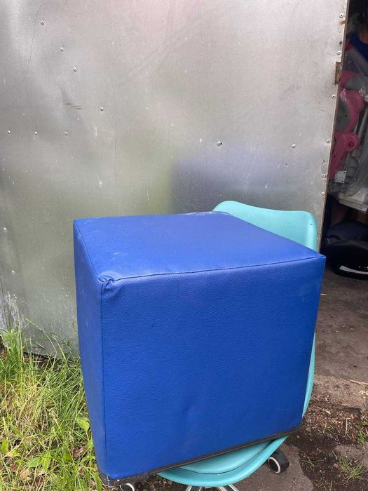 Pufa używana, w dobrym stanie, 40x40x40