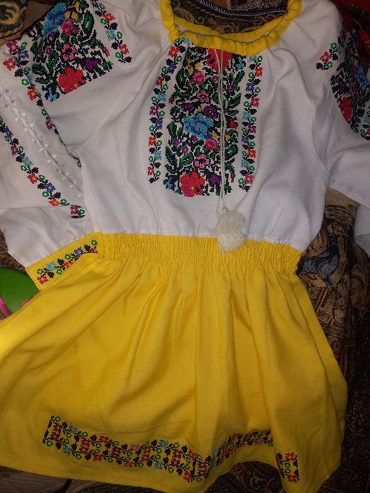 Сорочка вишиванка на дівчинку 5 або 6 років