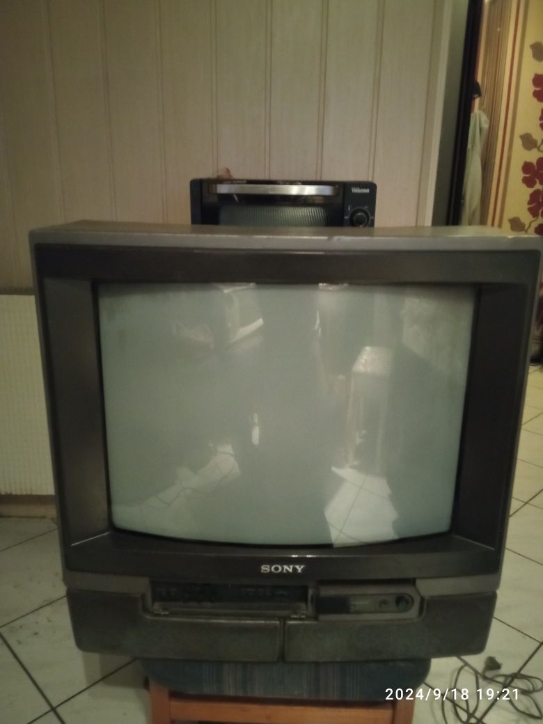Telewizor,Sony Świat według kiepskich, ten sam model.