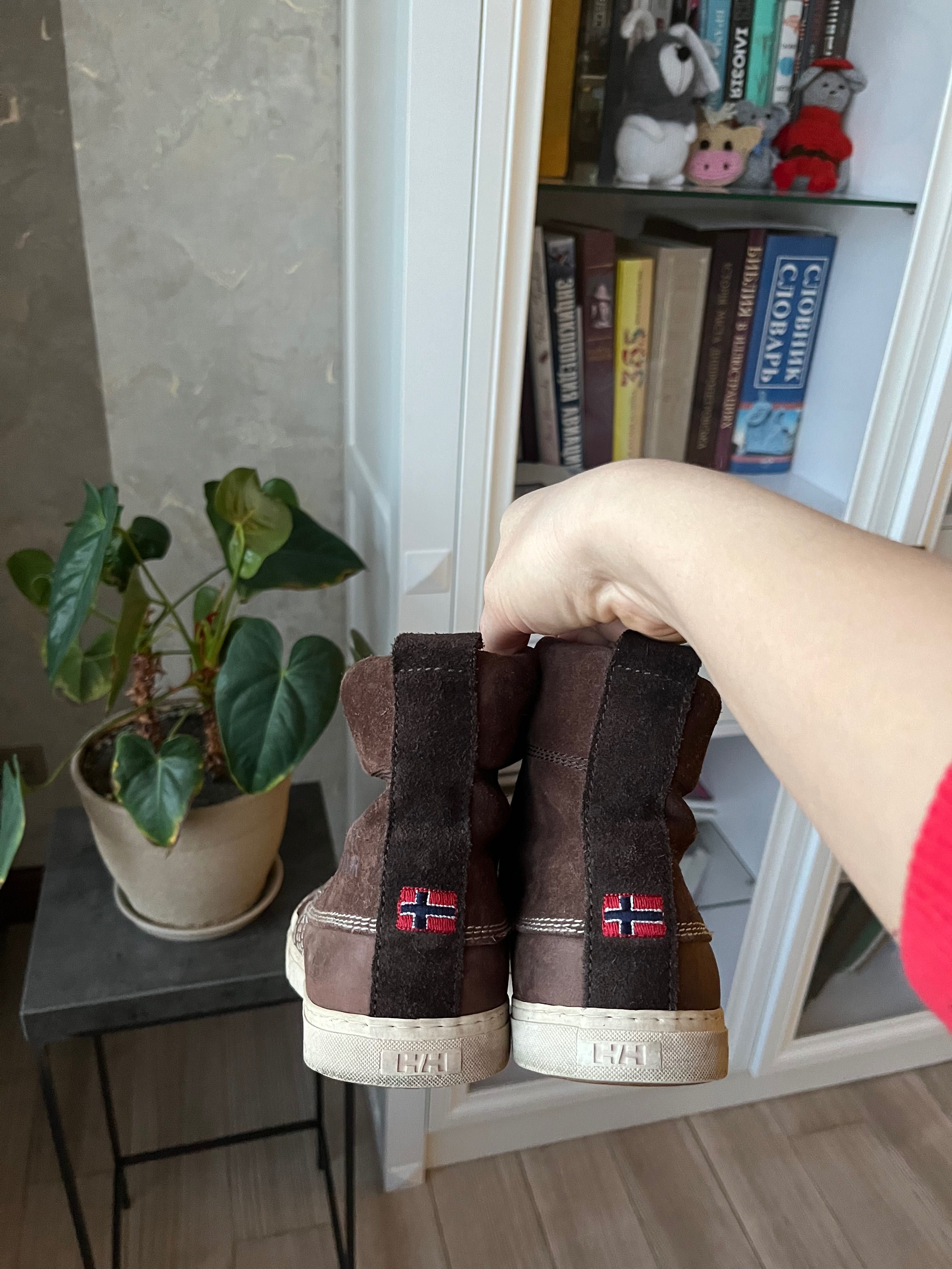 Шкіряні кеди від Helly Hansen