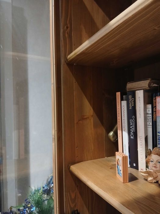 armário estante com vitrina