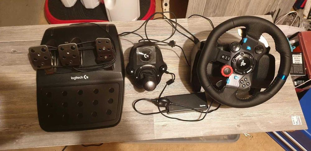 Kierownica Logitech G29 z pedałami i biegami