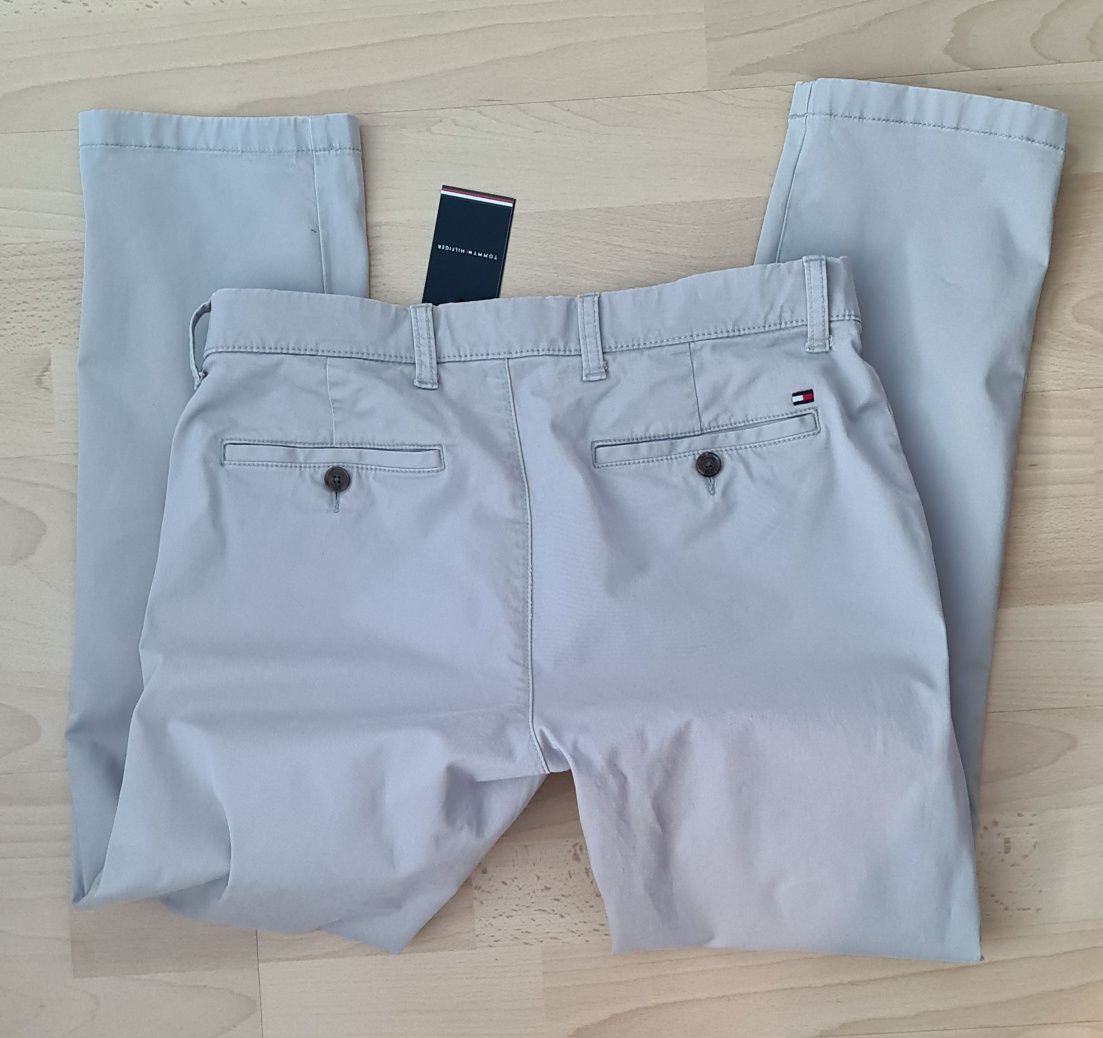 Spodnie chinosy męskie tommy hilfiger.