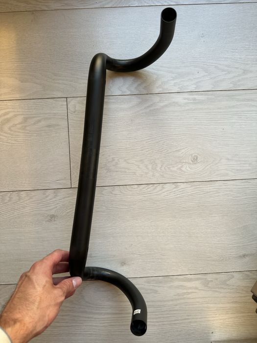 Karbonowa kierownica Gravel Cadex AR 420