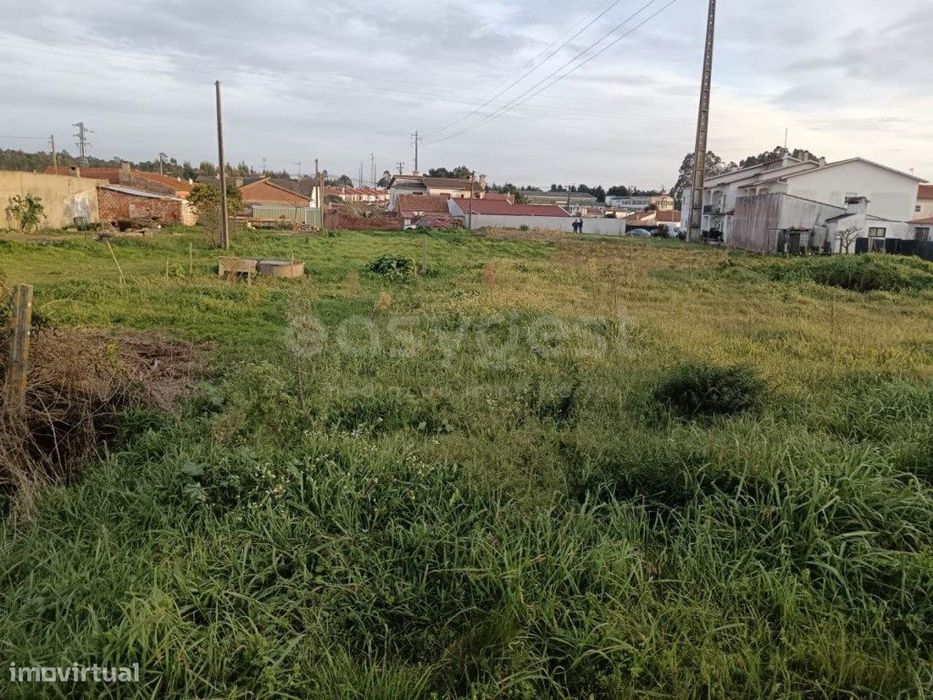 Terreno Urbano com cerca de 2000m na Embra, Marinha Grande