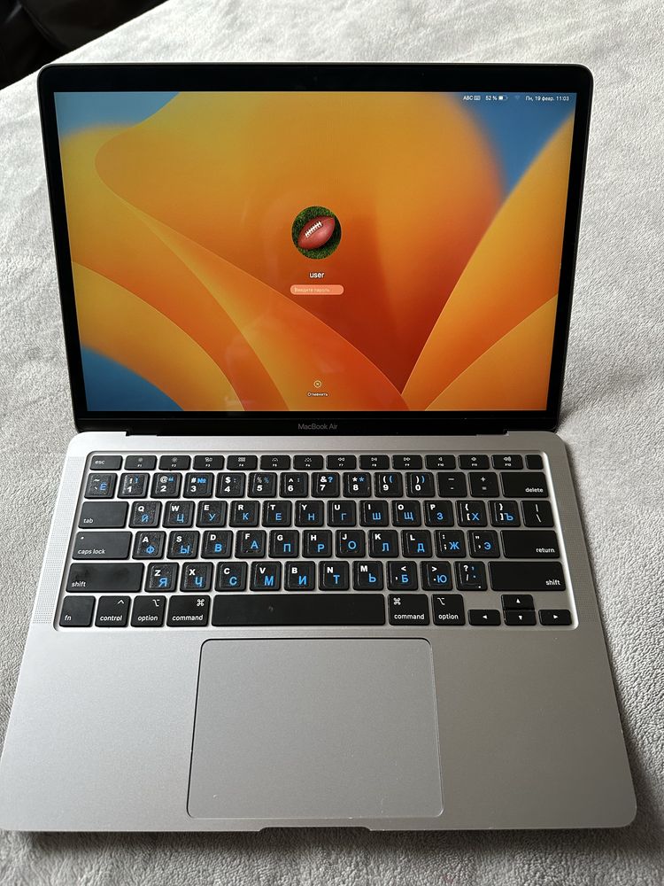 MacBook air 2020 i3 8GB 256GB