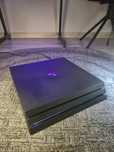Ps4 pro z kontrolerem. Pamięć masowa: 1t