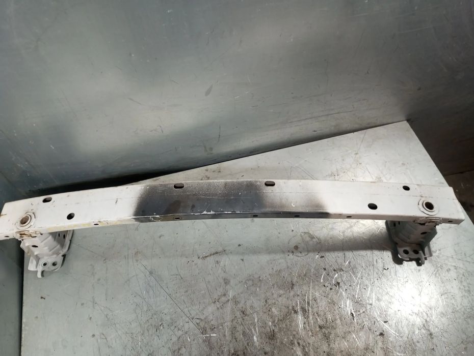 Reforço pára-choques frente TOYOTA Auris Touring Sports (_E18_)