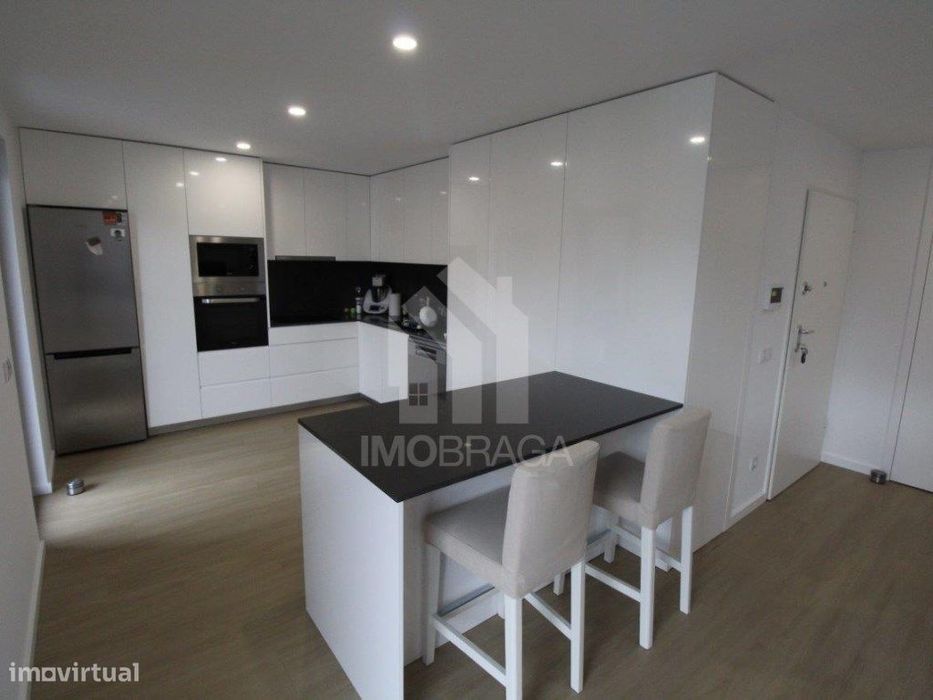 Apartamento T3 como Novo à Venda em Real c/ 2 Garagens Individuais ...