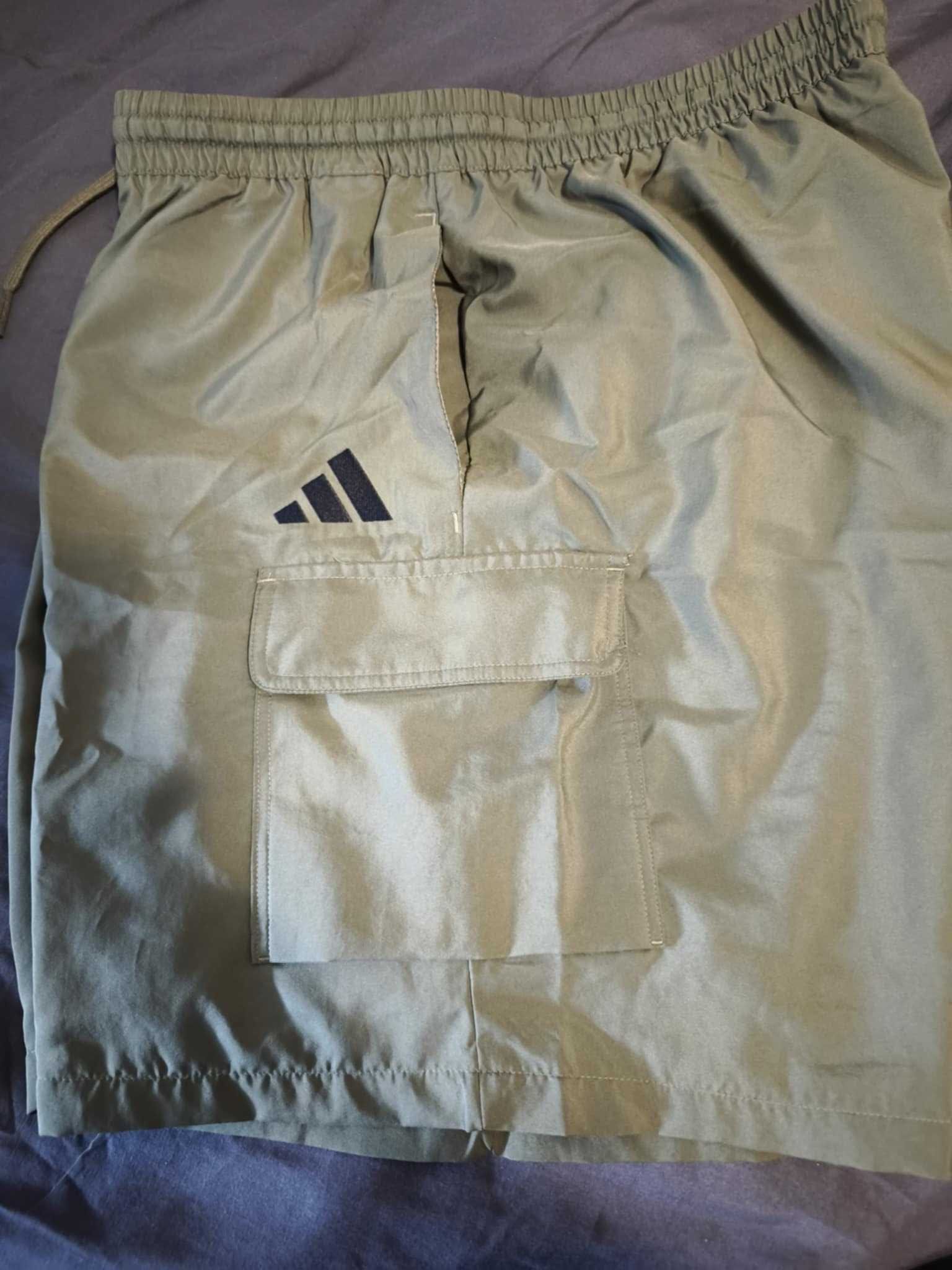 Calções Adidas -Novos