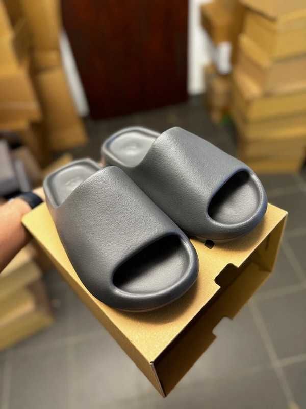 Yeezy slide Granite R.42
