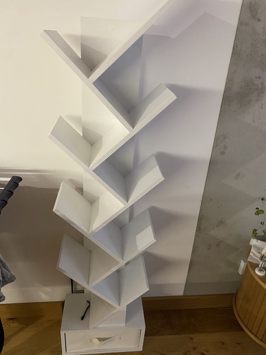 Regał na książki drzewo 10 półek biały z szufladą ZŁOŻONY