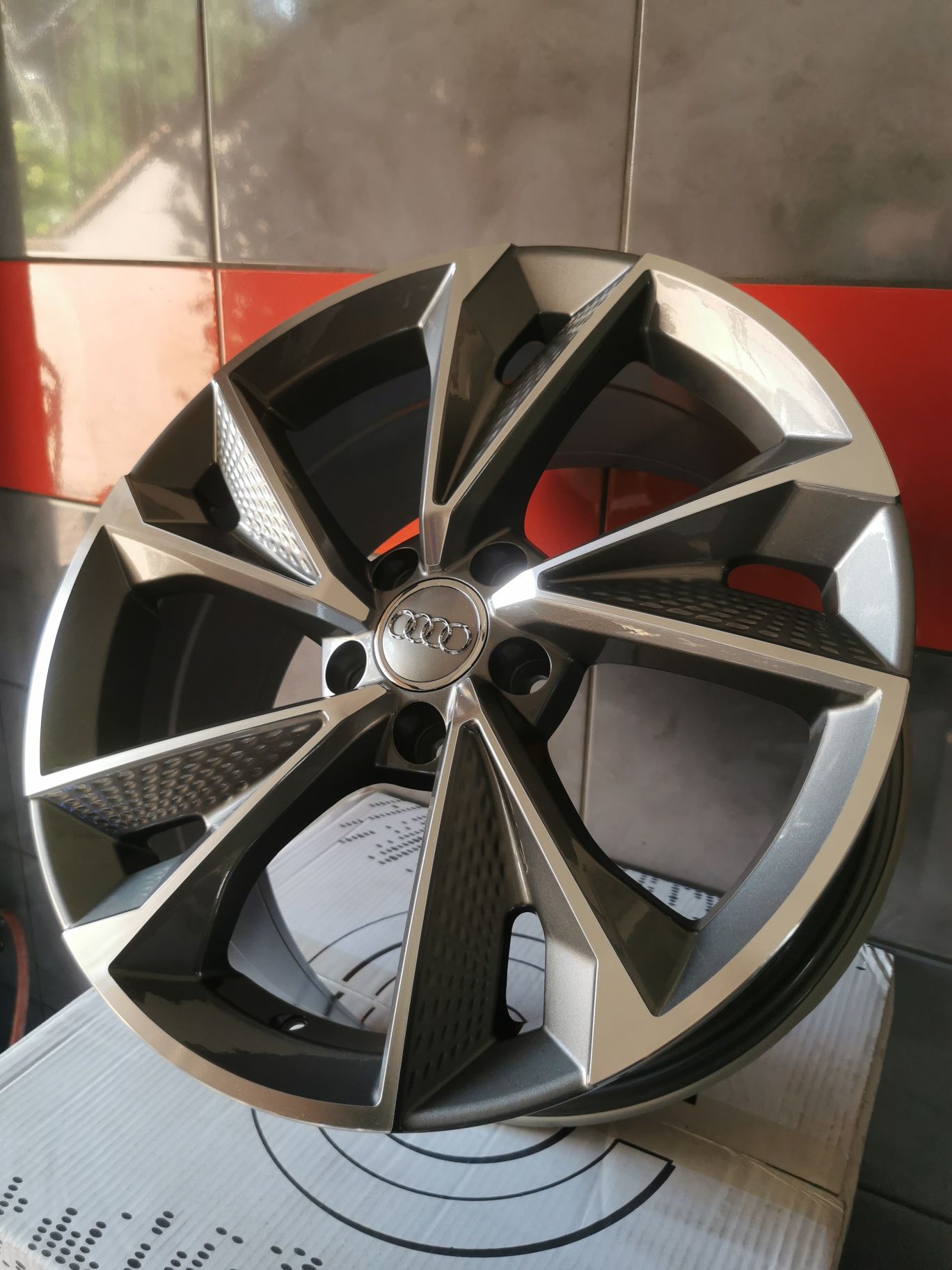 Felgi 19" 5x112 Audi S-Line RS4 RS5 S4 S5 S6 Q5 Q7 A8 VW Skoda 1571