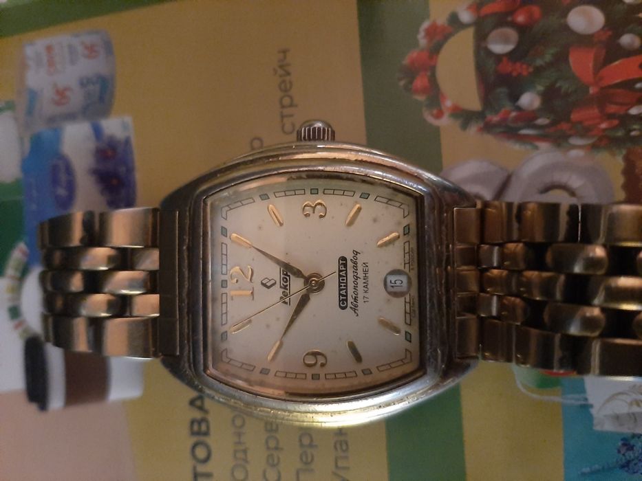 Механичемкие часы Рекорд 17 камнец