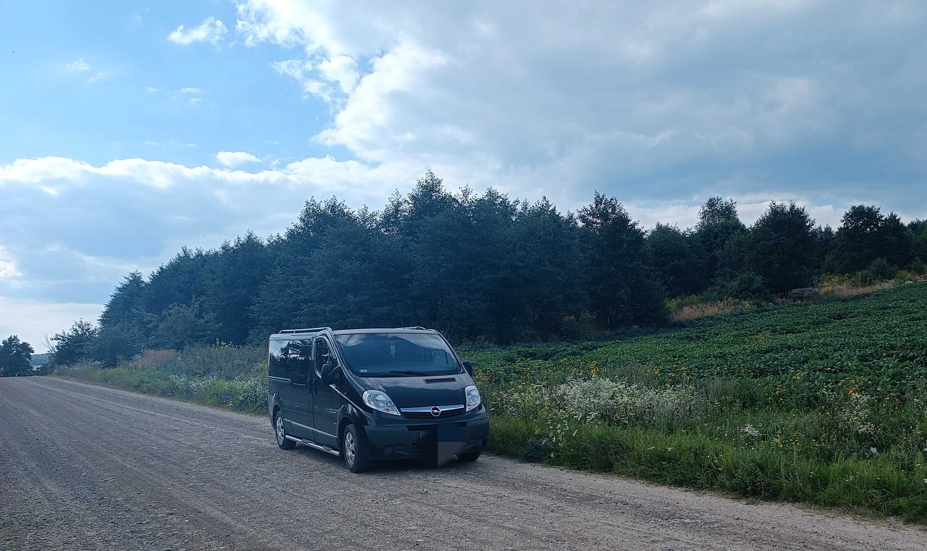 Перевозка комфортним  Бусом Опель Віваро