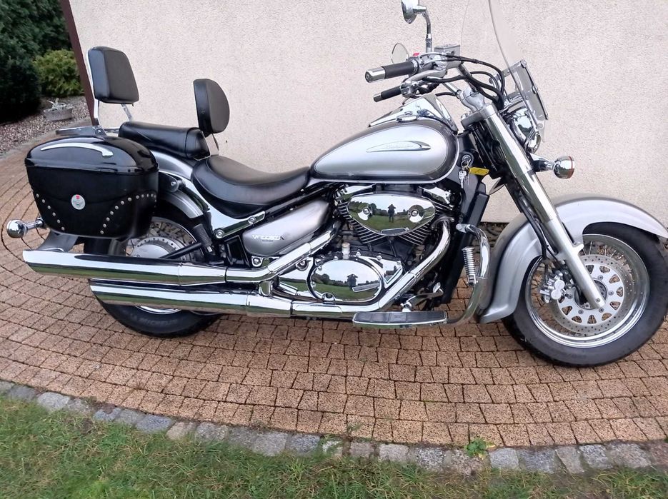 Suzuki Volusia VL800 02r.