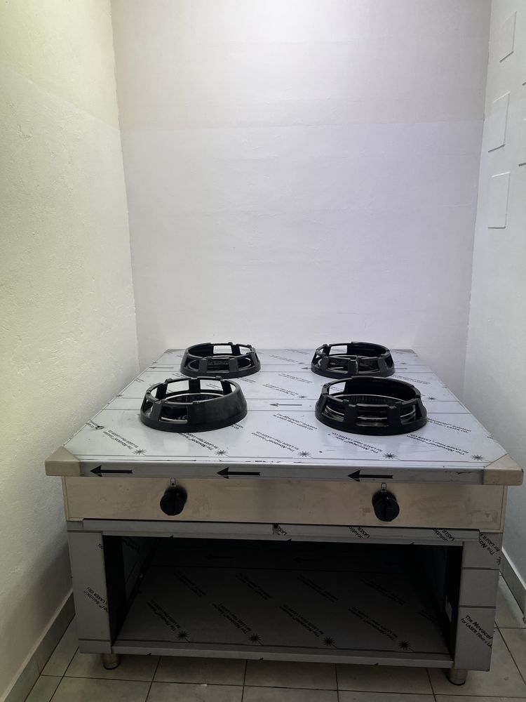NOWA kuchnia gazowa na WOKI.  Wok gazowy poczwórny 56kW.