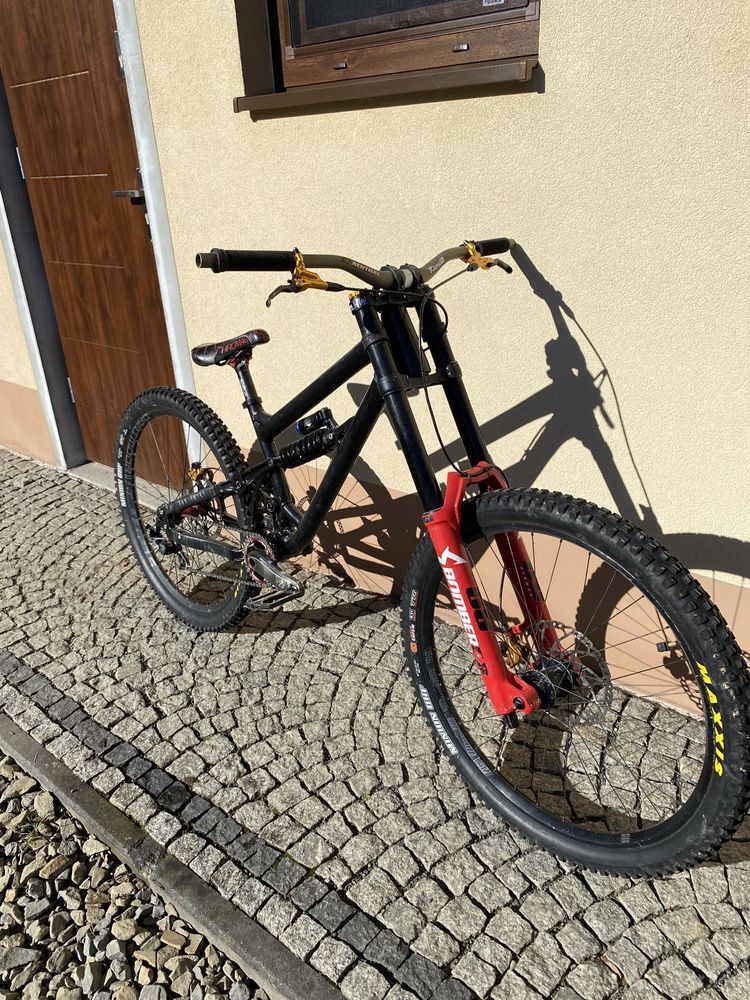 Banshee Darkside DH FR downhill