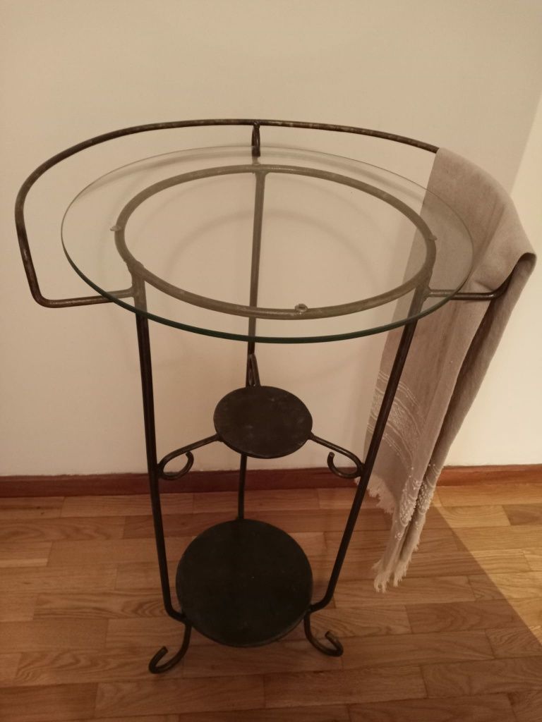 Mesinha em Ferro fundido (Lavatório)