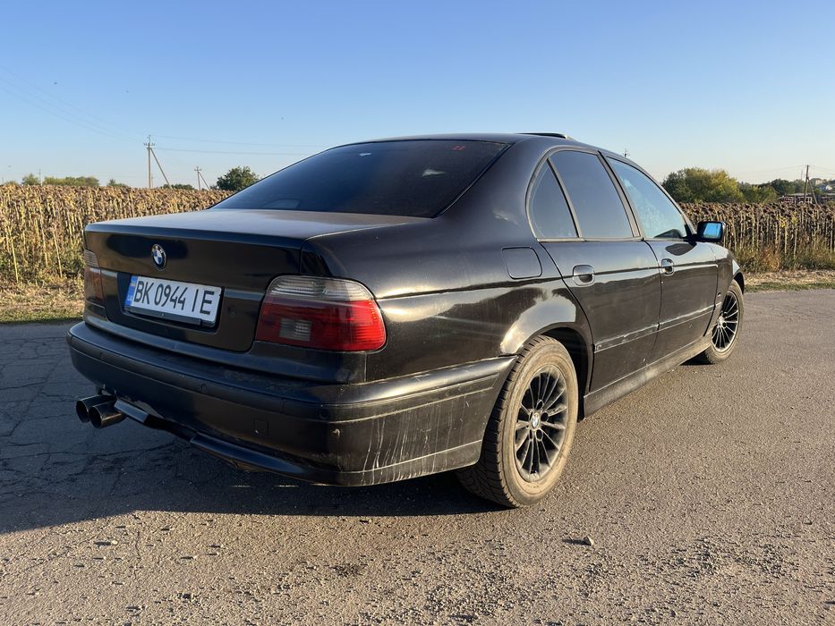 Продам бмв е39.