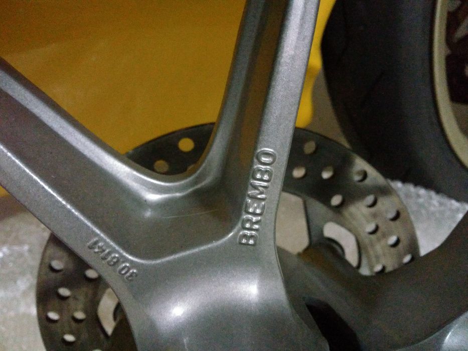 Jante Traseira 5.5" eixo 30mm - Brembo/Marchesini Ducati