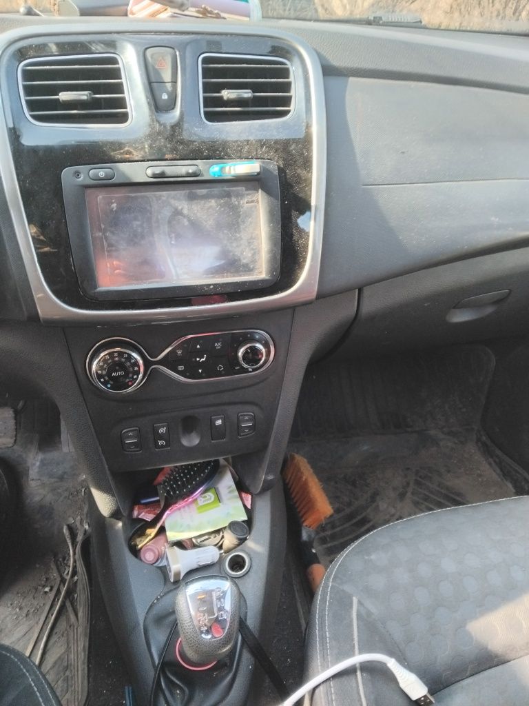 Reno Logan 2017 продам авто в хорошем состоянии