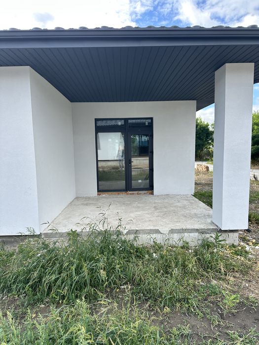 Продам сучасний будинок з гаражем на 6 сотках