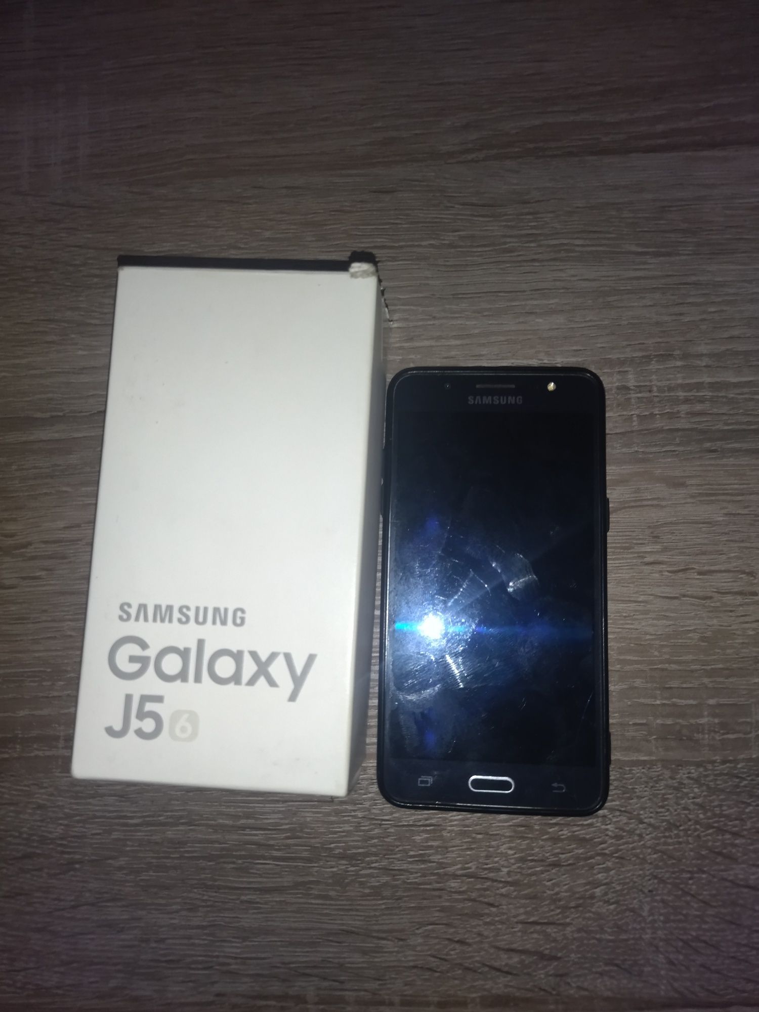 Samsung,Lenovo.Teklast.Huawei.
