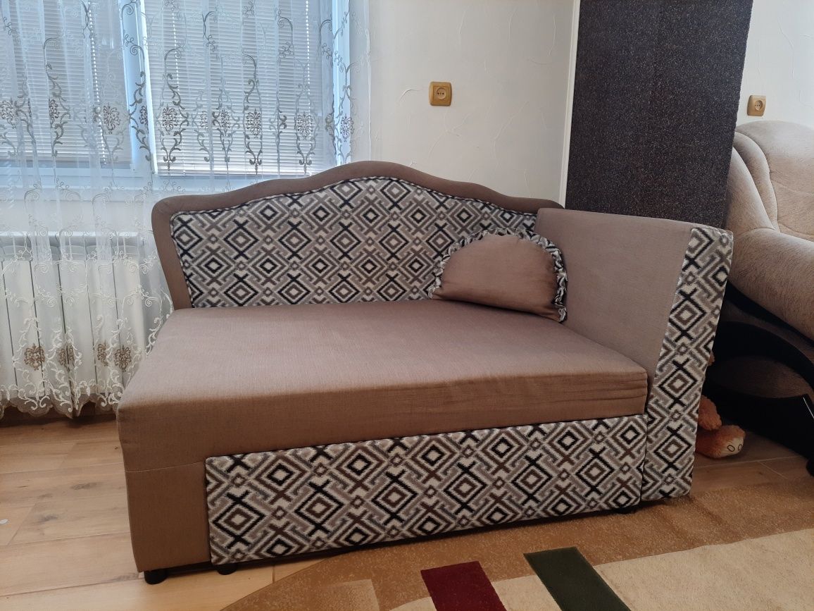 Продам диван у гарному стані!