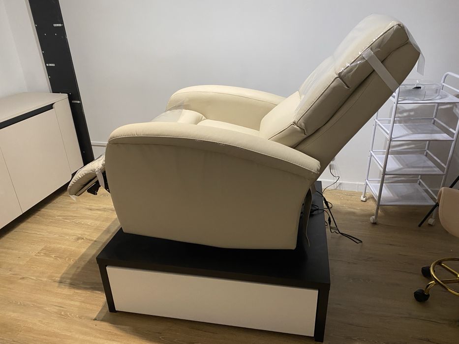 Fotel do manicure / łóżko do stylizacji rzęs