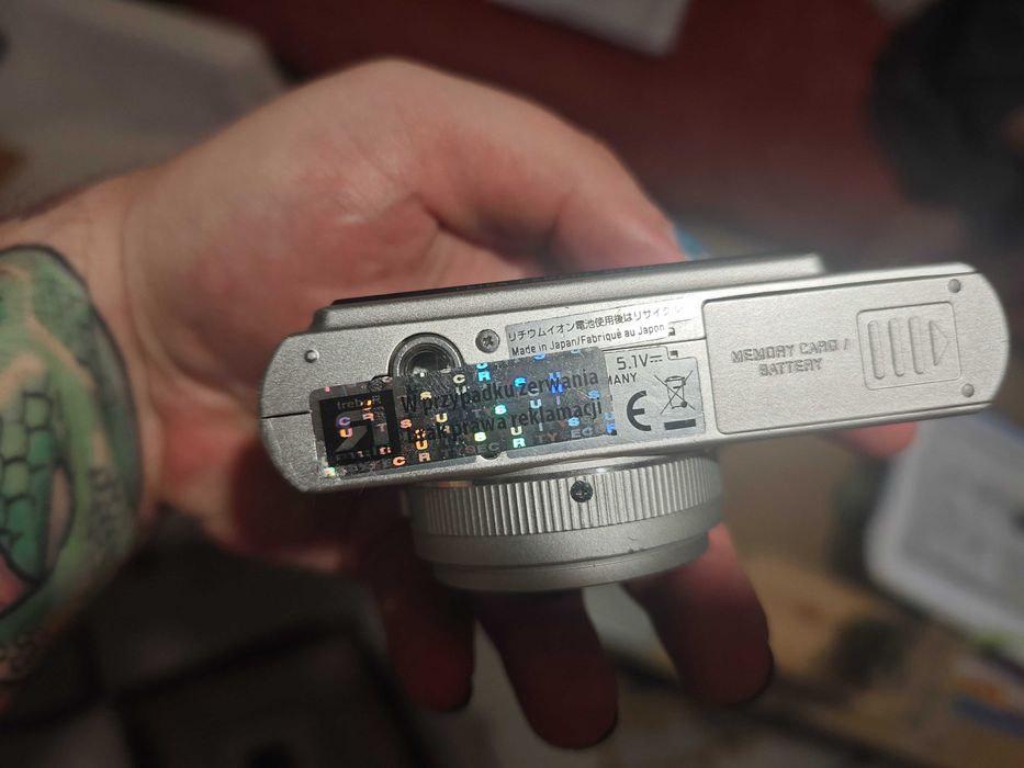 Leica D-Lux 3 + Panasonic Lumix DMC-LZ10