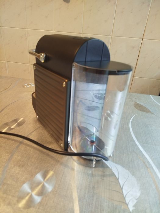 Máquina de café Nespresso PIXIE