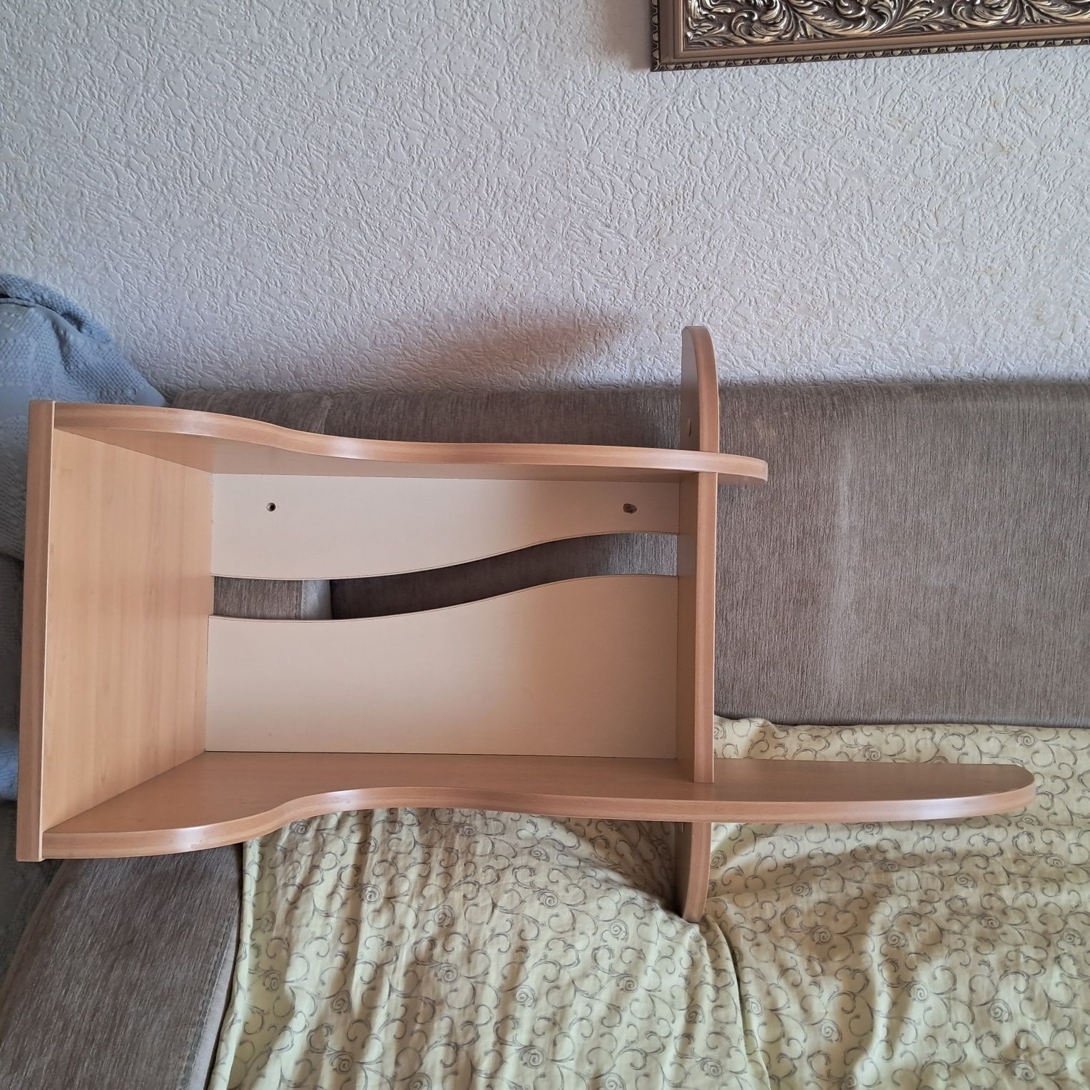 Продам   поличку