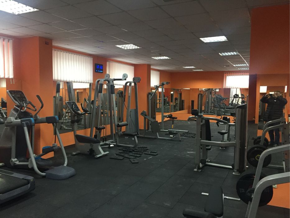 Изготовление зеркал в залы, магазины, торговые центры.