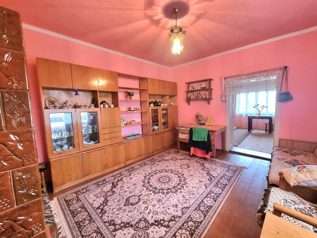 Будинок в Закарпатті,будинок в гарному селі.
