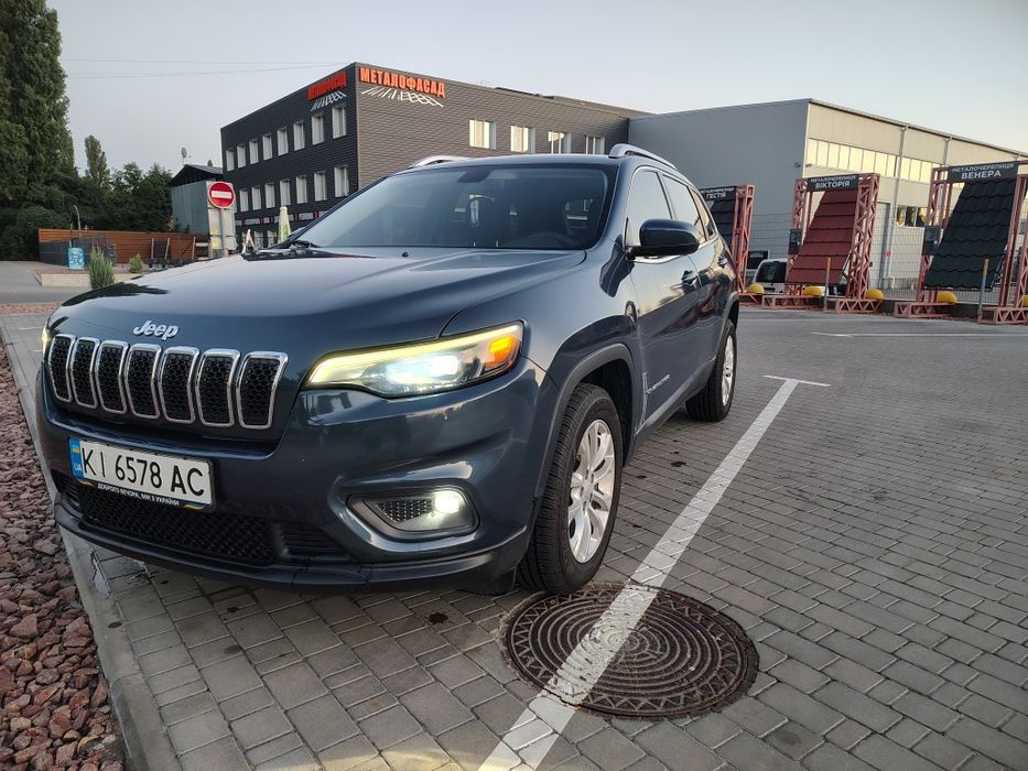 Jeep Cherokee 2019 року