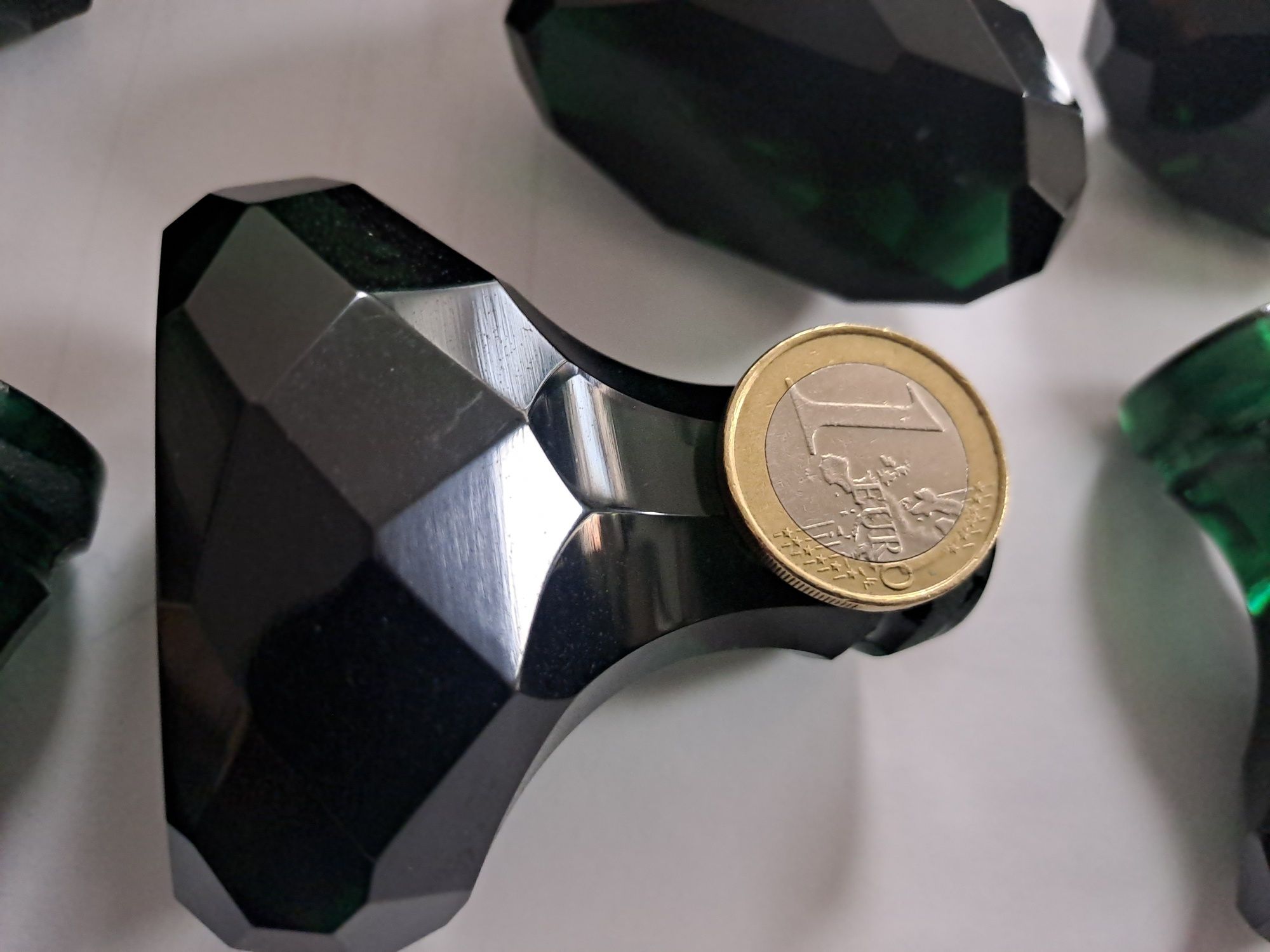 Puxadores porta em vidro verde