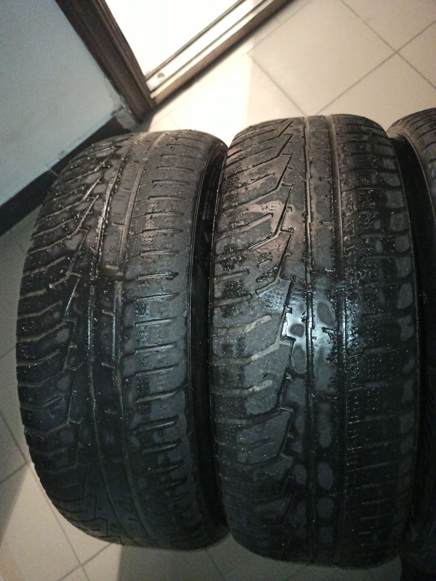 Продам шини 235/65/17 hankook winter i*cept evo2